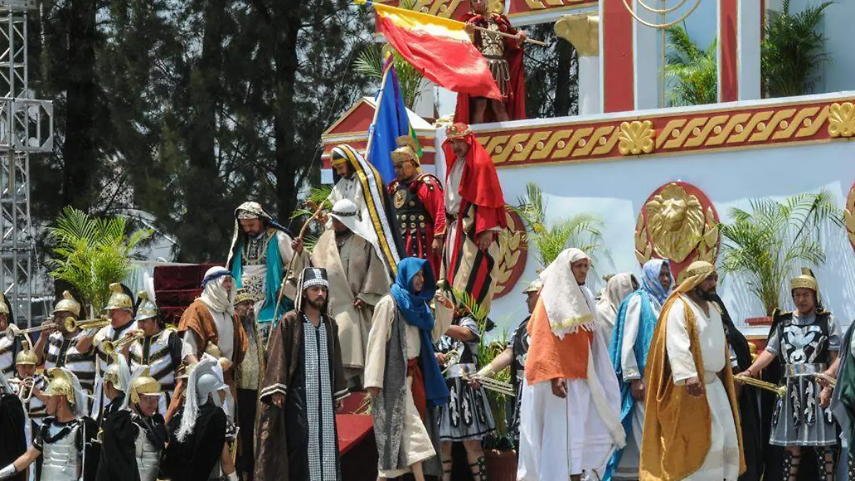 viacrucis viernes santo ARACELY MARTINEZ ovaciones.5